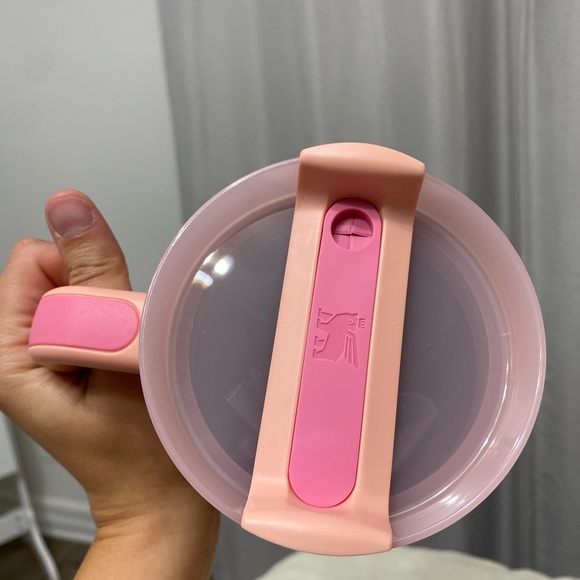 NEW Stanley x Barbie Just Peachy Barbie 80S PEACHES ’N CREAM QUENCHER 40 OZ - Picture 13 of 15